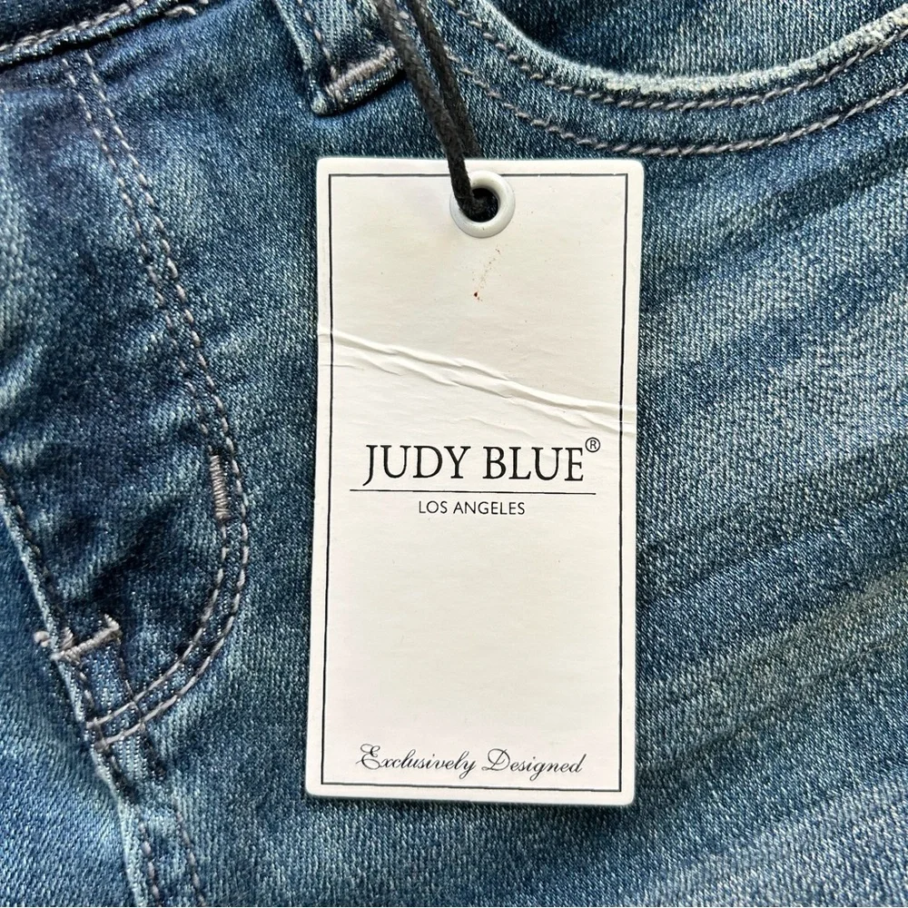JUDY BLUE Women’s Mid Rise Skinny Fit Jeans Exclusive Modern Distressed 7/28 NWT